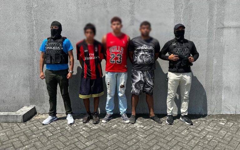 Policía Nacional aprehende a 3 presuntos extorsionadores en Guayaquil