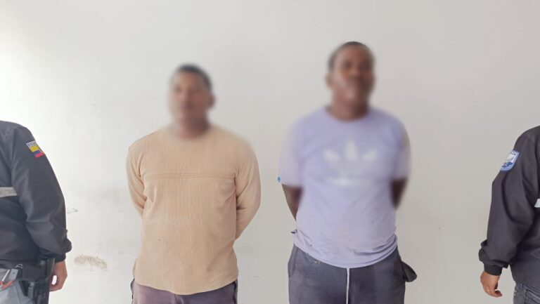 Captura de dos presuntos extorsionadores en Esmeraldas