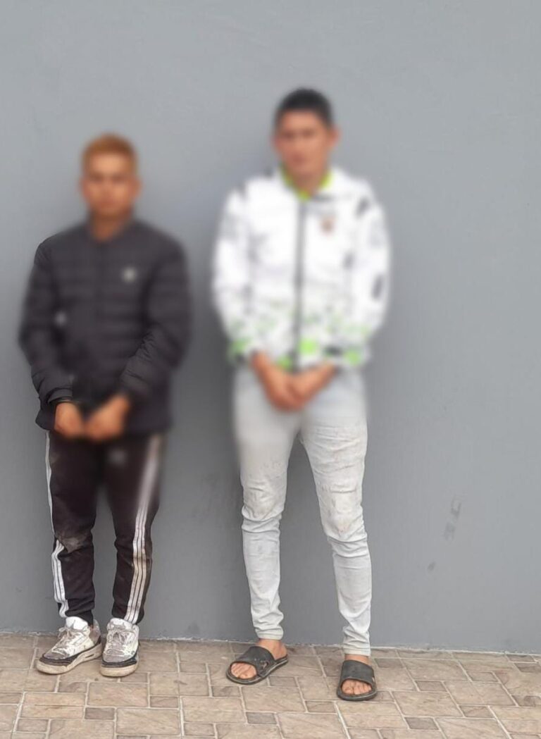 Allanamiento en Santo Domingo dejó dos aprehendidos por tenencia y tráfico de armas de fuego