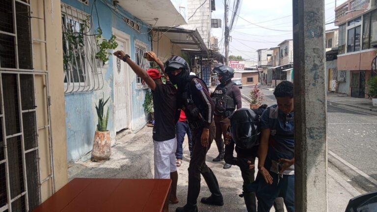 Policía aprehende a 446 sujetos en diferentes operativos en la Zona 8
