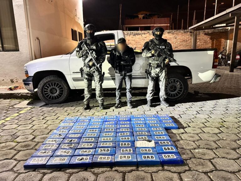 Operativo policial permite el decomiso de 74 kilos de droga en Ibarra