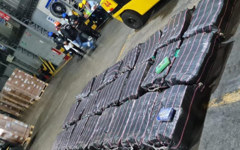 Más de una tonelada de cocaína decomisada en uno de los puertos de Guayaquil