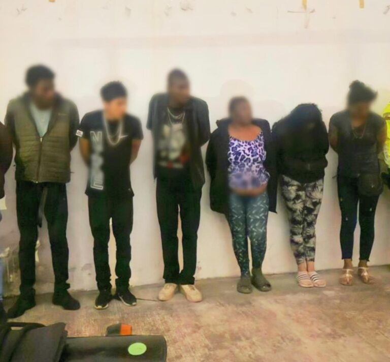 Se aprehendió a alias “La Pastora” por tenencia de armas y estupefacientes en Quito