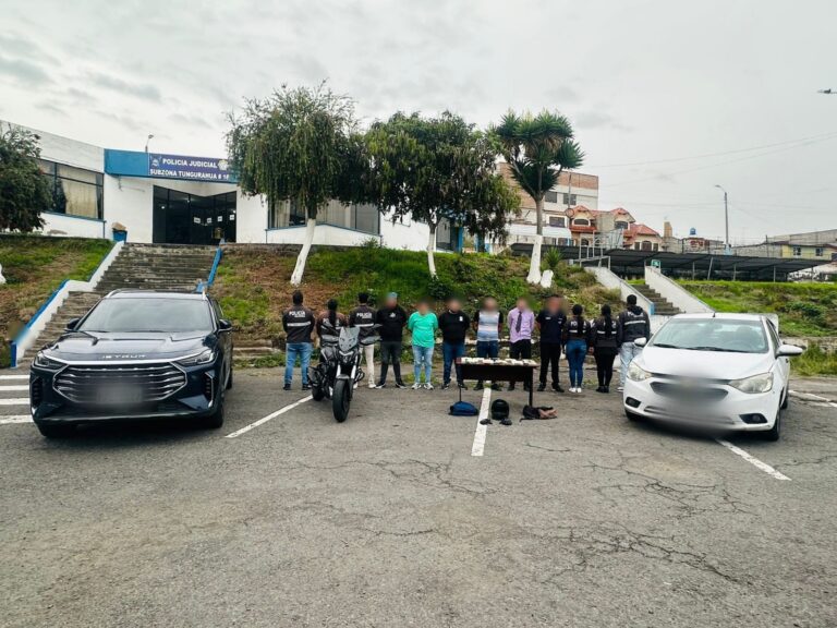 Policía aprehendió en flagrancia a 6 presuntos integrantes de una organización delictiva de ‘sacapintas’
