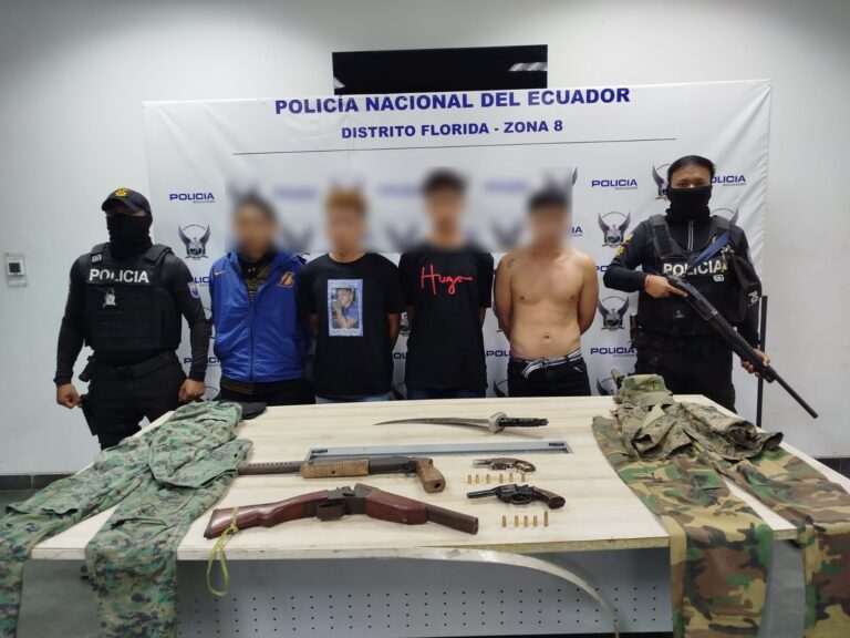 Intervención nocturna deja cuatro aprehendidos en Nueva Prosperina