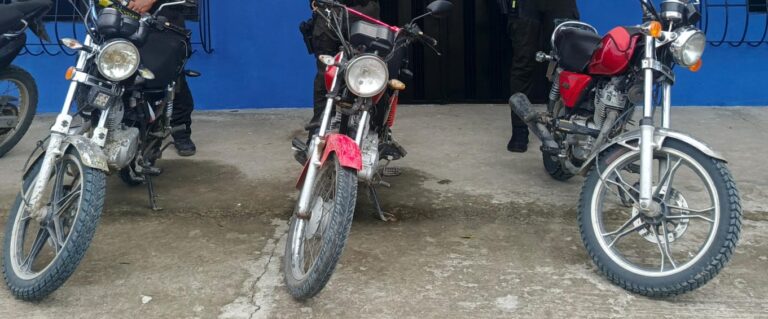 Policía recupera motocicletas reportadas como robadas en el sector de Agua Fría