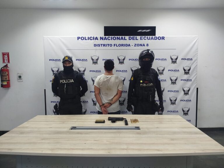 Allanamientos en Guayaquil permiten aislar a un menor e incautar armas y explosivos
