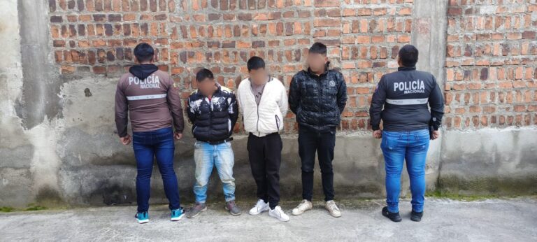 Capturamos a tres sujetos por el delito de robo a mano armada en Carchi