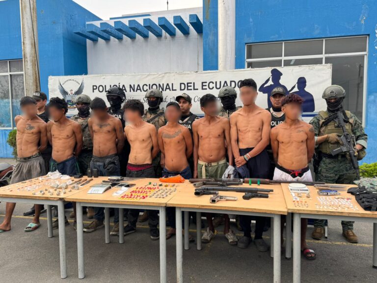 10 aprehendidos y un adolescente aislado durante operativos ejecutados en Durán