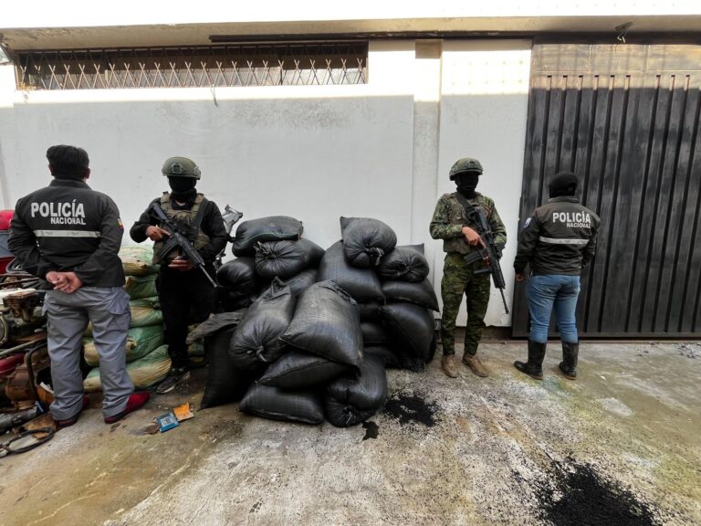 Centro de abastecimiento clandestino de material utilizado para la minería ilegal fue desmantelado