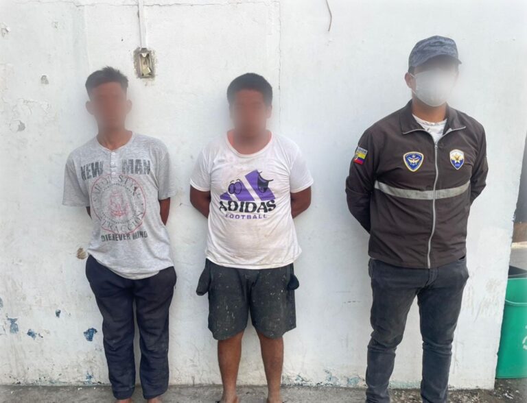Policía aprehendió a dos sujetos por el delito de tráfico ilícito de sustancias sujetas a fiscalización en Santa Elena