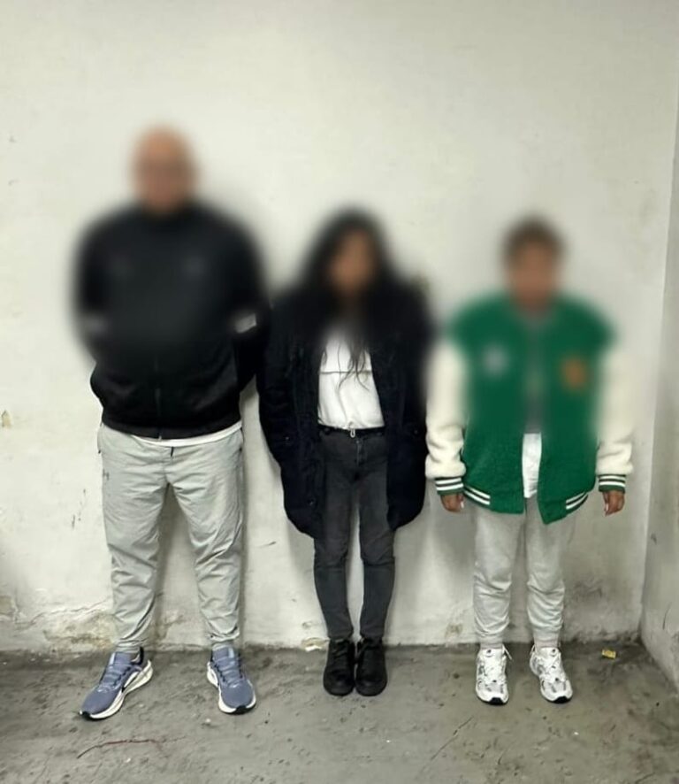 Policía aprehendió a tres sospechosos del delito de asalto bajo la modalidad sacapintas, en Quito