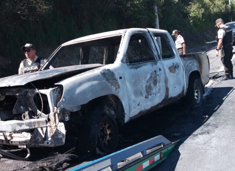 Policía Nacional aprehendió droga en camioneta incendiada