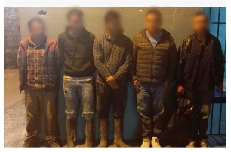 Policía capturó a cinco sujetos por transportar carbón activado