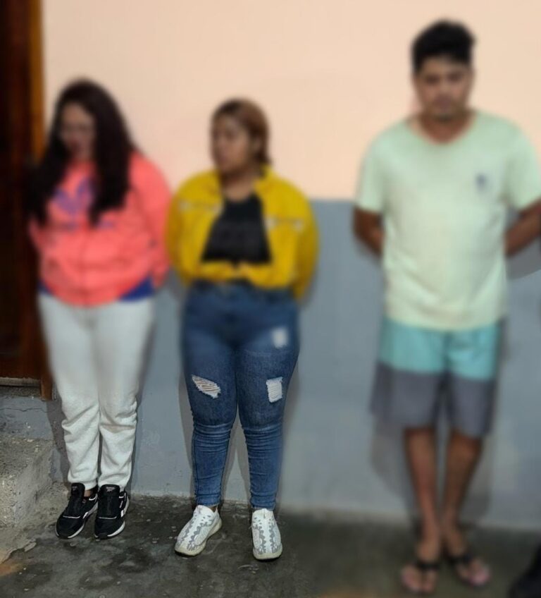Tres aprehendidos por el delito de extorsión en Los Ríos