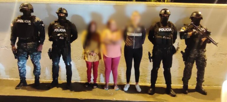 Policía rescató a víctima de prostitución forzada y tres aprehendidos por este delito