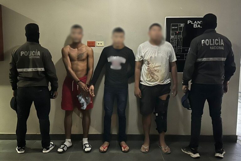 Policía capturó a dos personas, presuntos integrantes del GAO «Los Lobos»