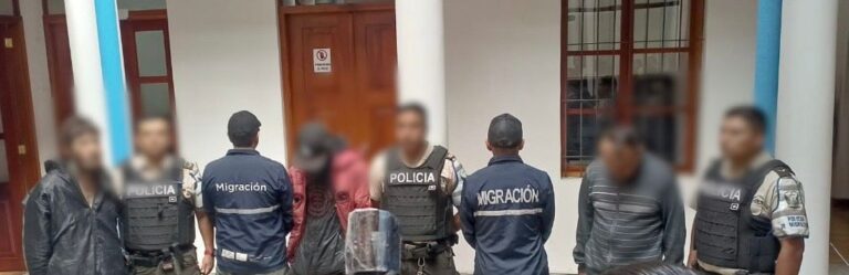 Policía deportó a tres personas de nacionalidad colombiana por diversos delitos