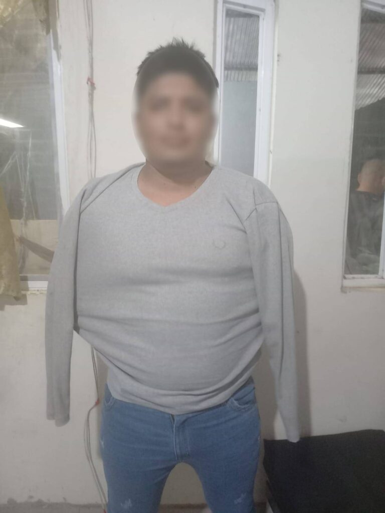 Aprehensión de ciudadano por tenencia ilegal de armas de fuego y recuperación de vehículos robados en Loja