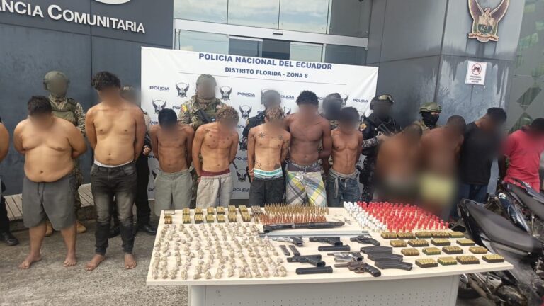 Operativo policial permite la captura de 14 sujetos en Guayaquil