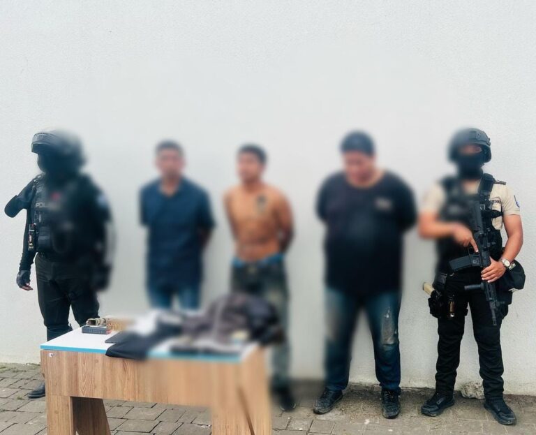 Dos víctimas de secuestro liberadas y tres ciudadanos aprehendidos en Samborondón