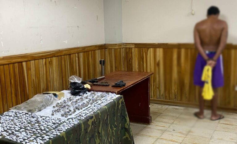 Policía decomisó droga valorada en 14 mil dólares y aprehendió a un presunto implicado en Babahoyo