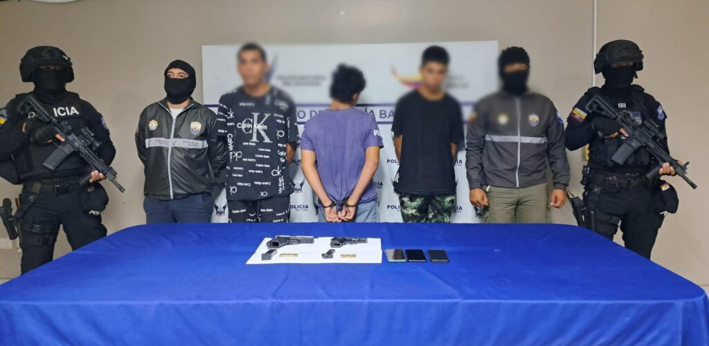 Tres sujetos aprehendidos por el delito de tenencia y porte arma en Los ...