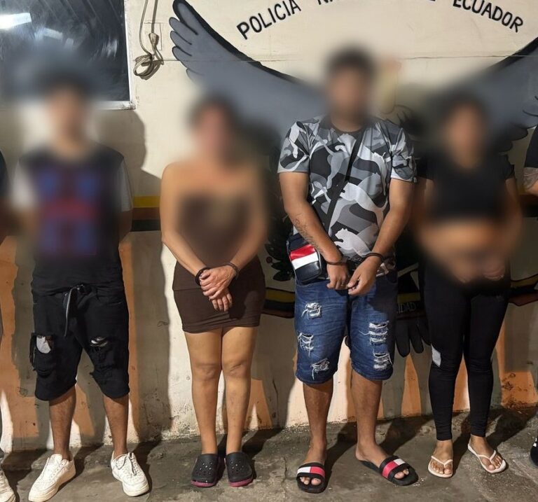Policía aprehendió a cuatro integrantes del GAO “Los Choneros”, por el delito de extorsión