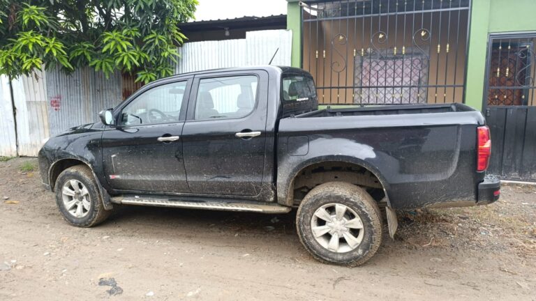 Policía Nacional localizó a una víctima de presunto secuestro y recuperó un vehículo en operativo coordinado en Machala