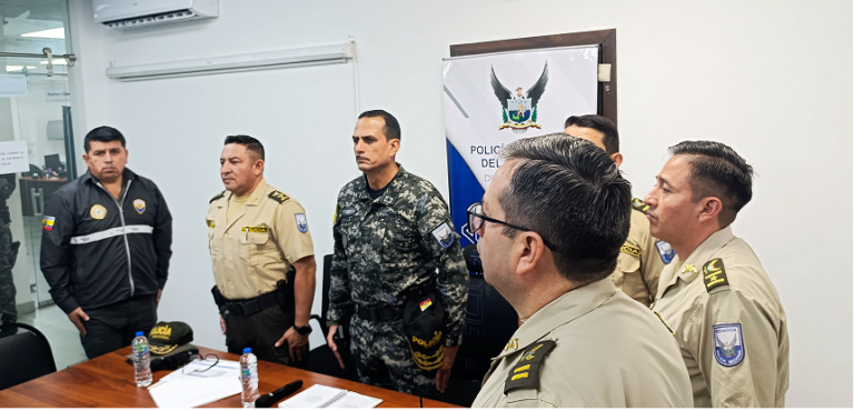 Comandante General visita Manabí y coordina acciones operativas