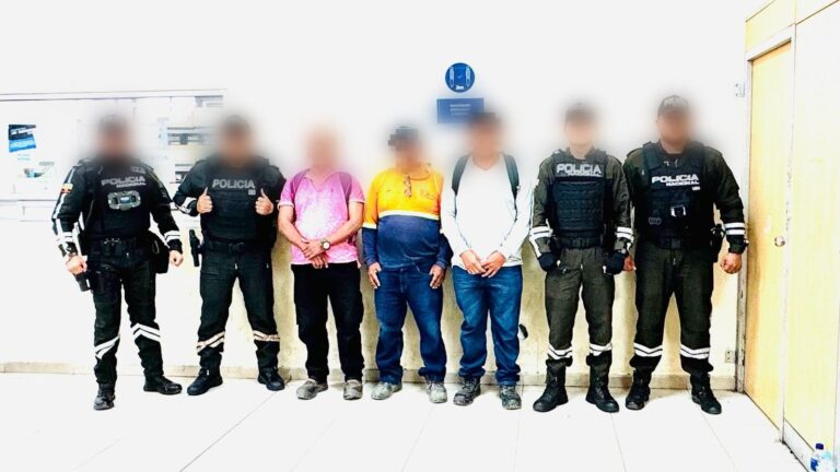 Policía aprehendió a tres presuntos implicados en minería ilegal