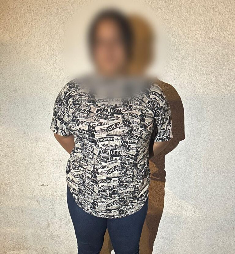 Policía captura a alias ‘Lola’, presunta integrante del GAO ‘Los Lobos’ por extorsión