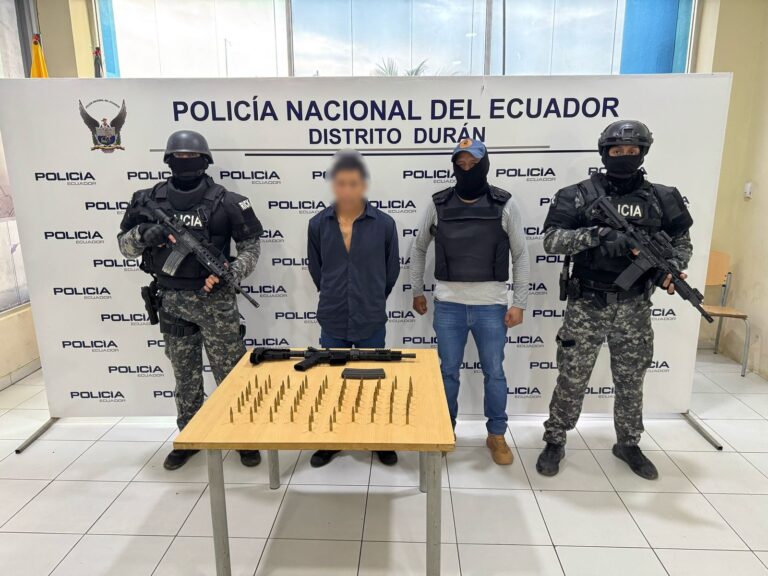 Policía aprehende en Durán a un sujeto en posesión de un fusil