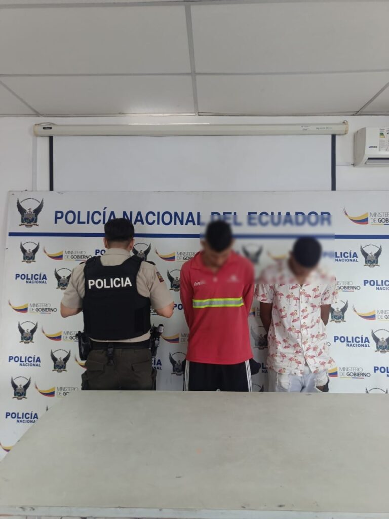 Dos asaltantes aprehendidos tras rápida acción policial al sur de Guayaquil