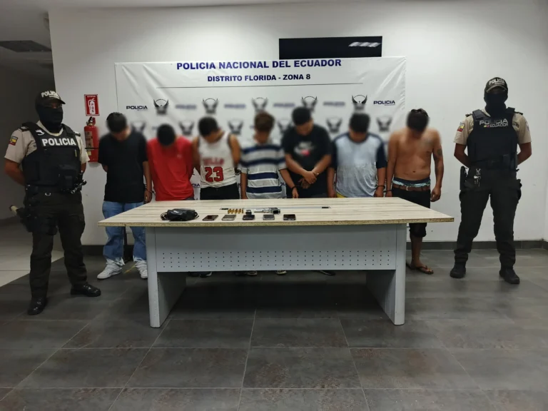 Sujetos aprehendidos con arma de fuego estarían implicados en robo a una gasolinera