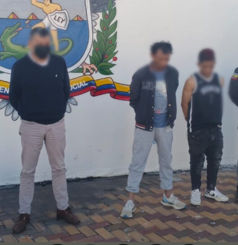 Tres presuntos integrantes del GAO “Los Lobos” fueron aprehendidos por extorsión