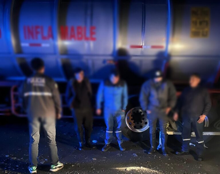 Policía aprehendió a cuatro ciudadanos por delito hidrocarburífero en Tandapi