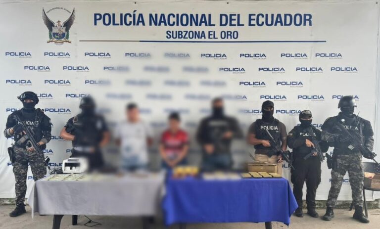Policía aprehendió a dos ciudadanos por el delito de tenencia de armas de fuego y municiones en El Oro