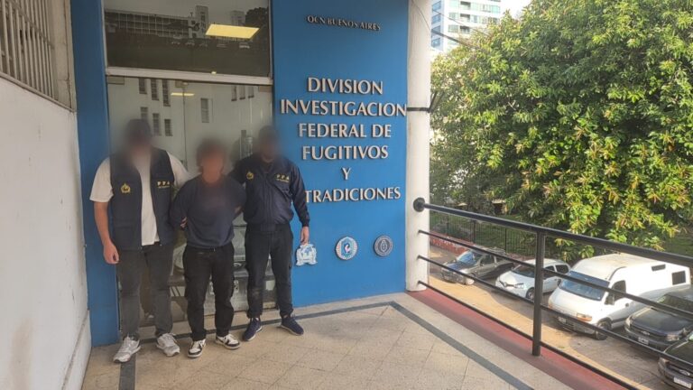 Policía detiene a un ciudadano con fines de extradición activa