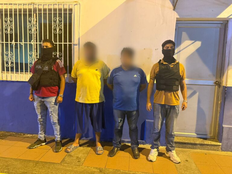 Dos presuntos extorsionadores fueron aprehendidos en Guayaquil