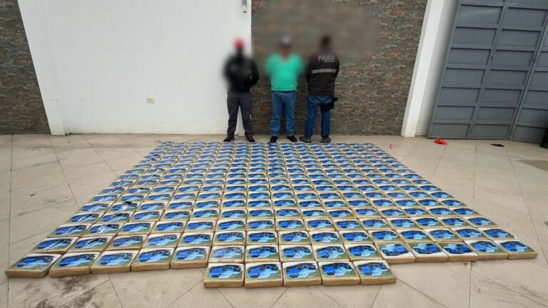 Policía aprehendió más de tres millones de dosis de cocaína en Manabí