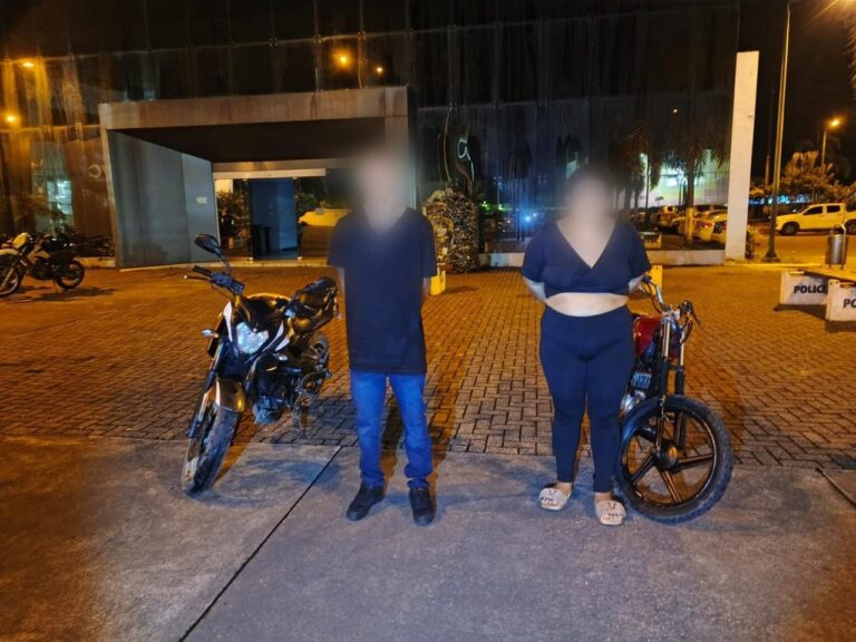 Policía aprehendió a dos sujetos por extorsión en Los Ríos