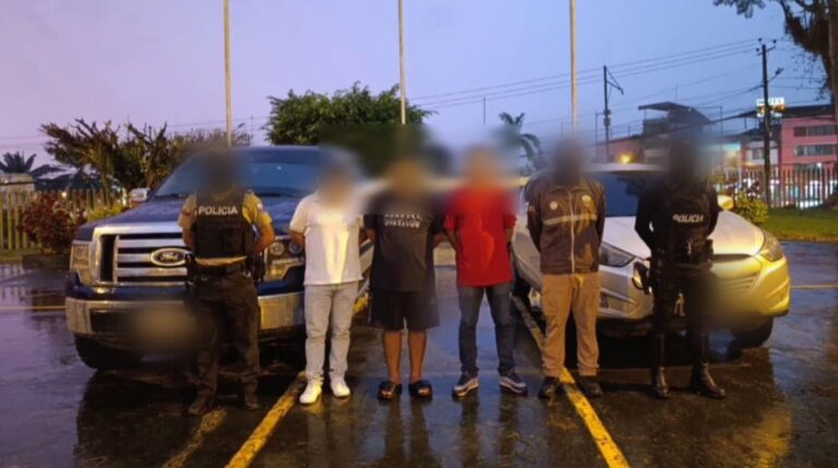 Policía aprehendió a tres presuntos secuestradores en la vía Santo Domingo de los Tsáchilas