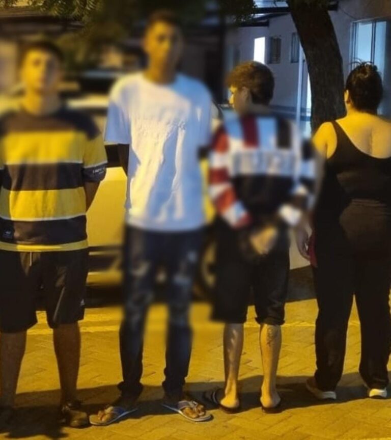 Policía aprehendió a cuatro integrantes del GAO “Los Choneros” por el delito de extorsión en Manabí