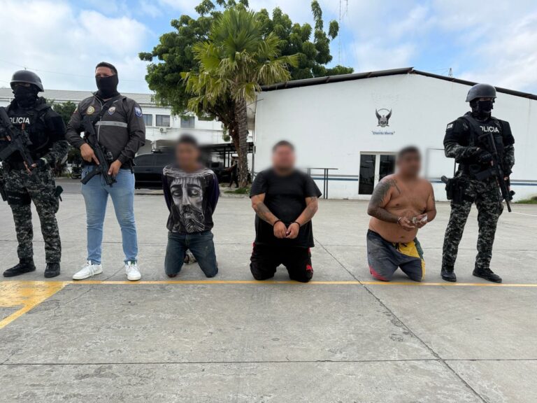 Tres integrantes del GAO «Los Choneros», fueron capturados con más de un kilo de cocaína