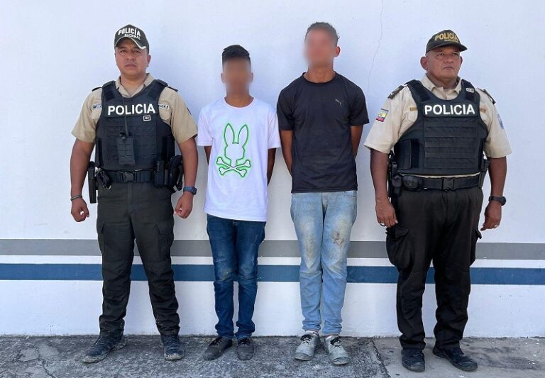 Policía en Manta aprehende a dos sujetos presuntos responsables de una muerte violenta