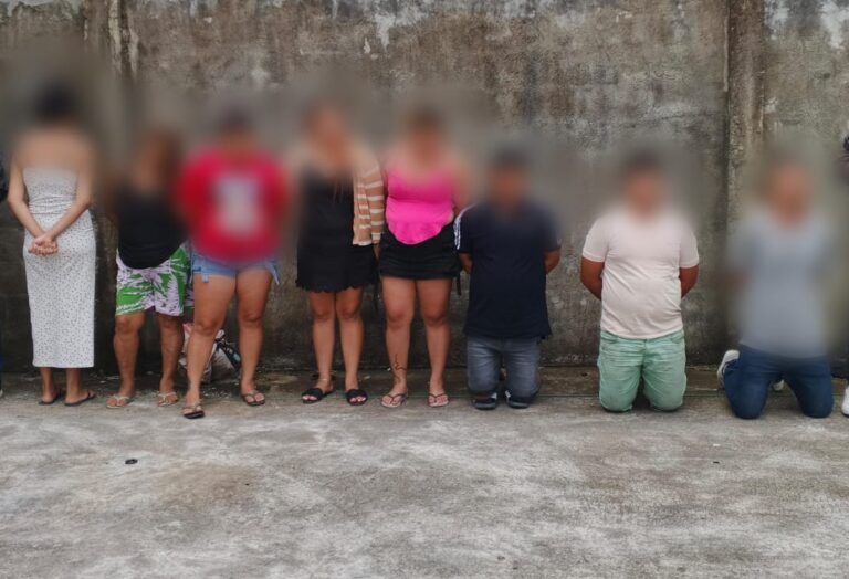 Policía capturó a ocho presuntos implicados en el tráfico de drogas en Manabí
