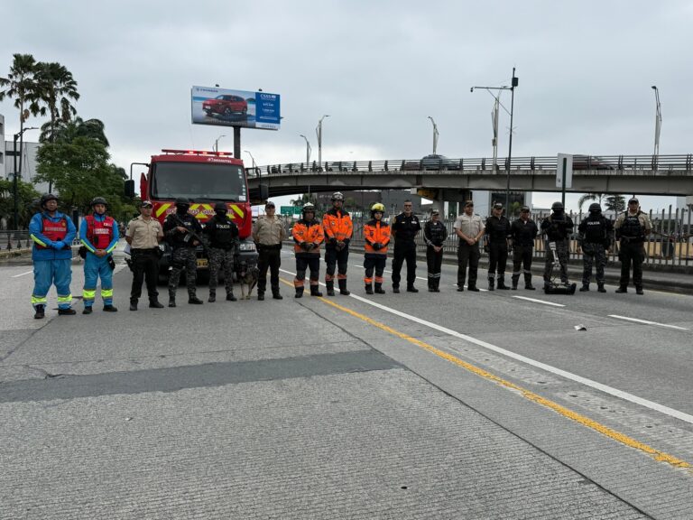 Policía realizó simulacro de artefacto explosivo con apoyo de otras instituciones en Guayaquil