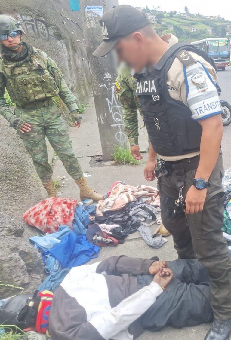 Operativo policial de tránsito, dejó siete aprehendidos por tráfico de drogas en Tambillo