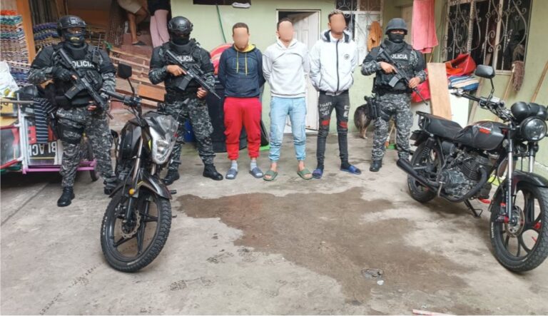 Tres personas aprehendidas por el delito de robo a personas y motocicletas en Imbabura
